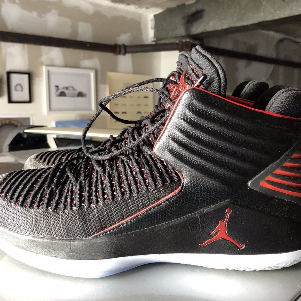 Air Jordan 32 XXXII BRED Banned October
